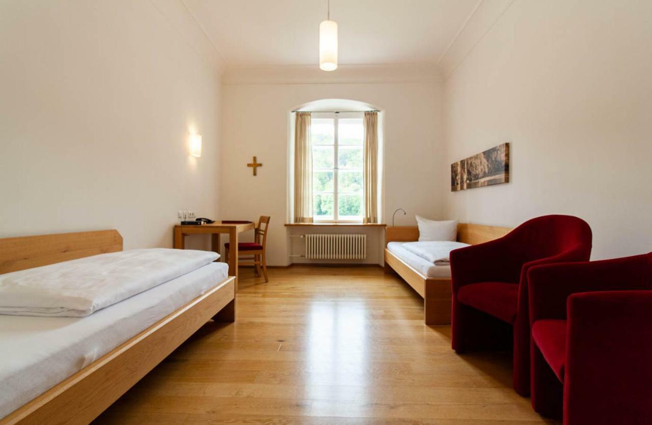 Gaestehaus St. Georg - Weltenburger Klosterbetriebe Gmbh Кельхайм Экстерьер фото